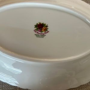 Gravy board and dish.